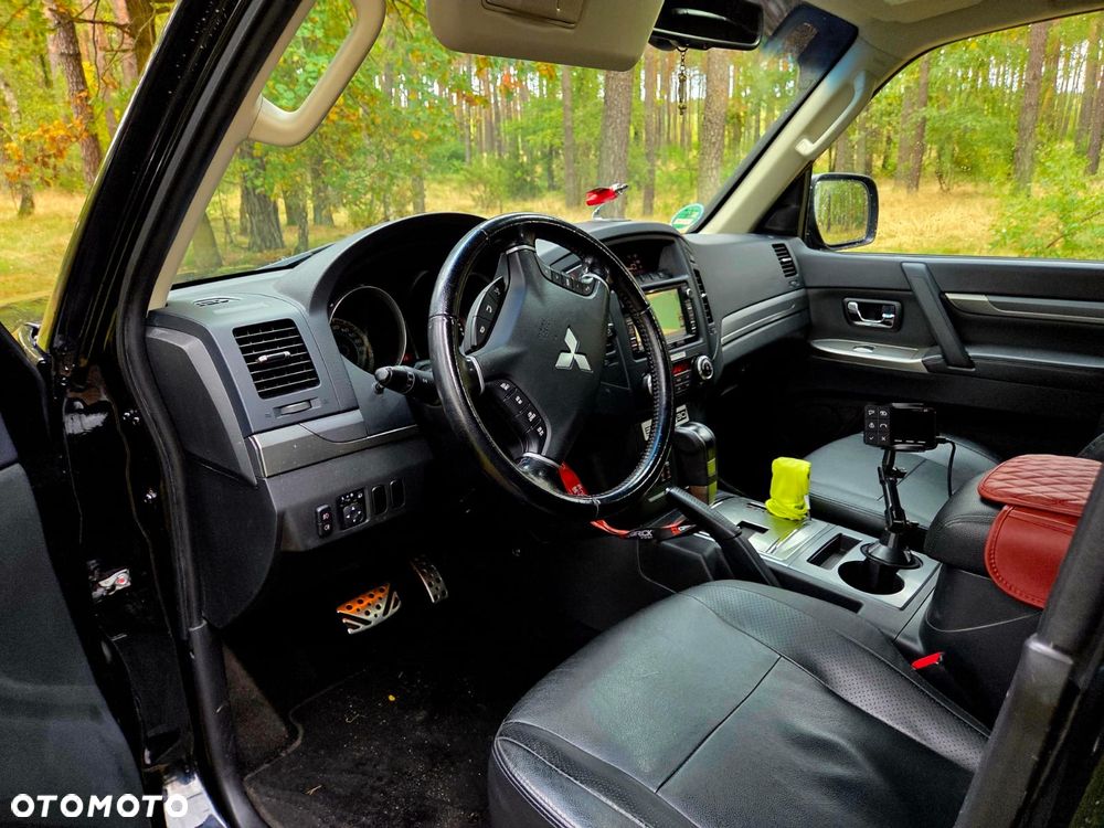 Mitsubishi Pajero 3.2 DI-D Automatik Edition 30 - 12
