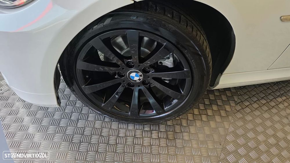 BMW 318 d Sport - 30