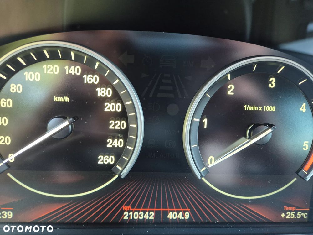 BMW Seria 5 520d - 13