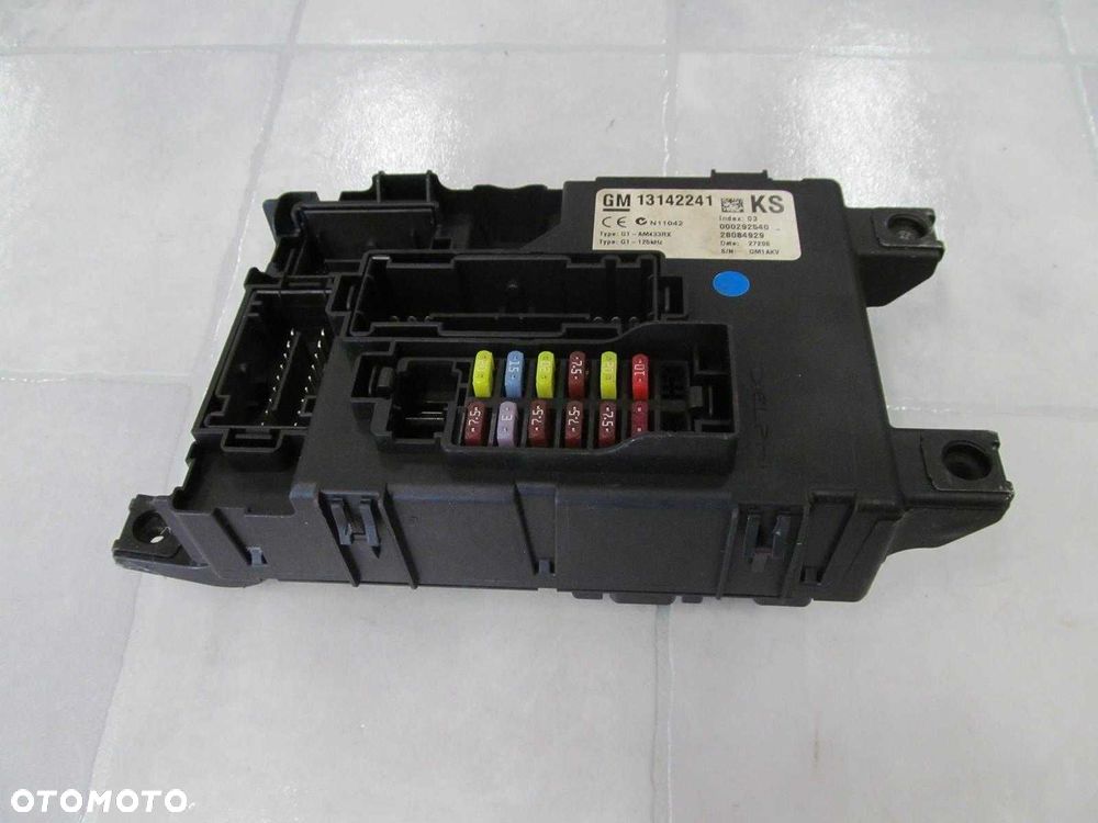 OPEL CORSA D 06-14 SKRZYNKA BEZPIECZNIKOW 13142241 KS - 1