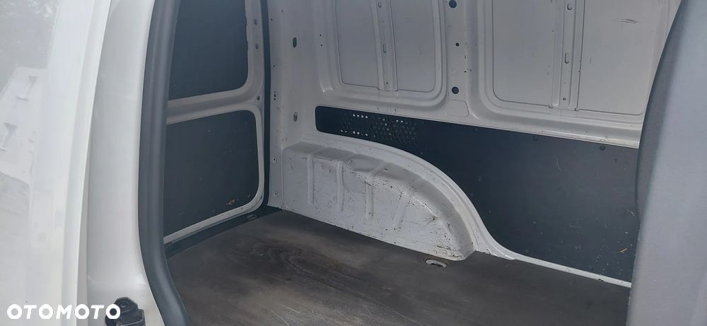 Volkswagen Caddy - 26