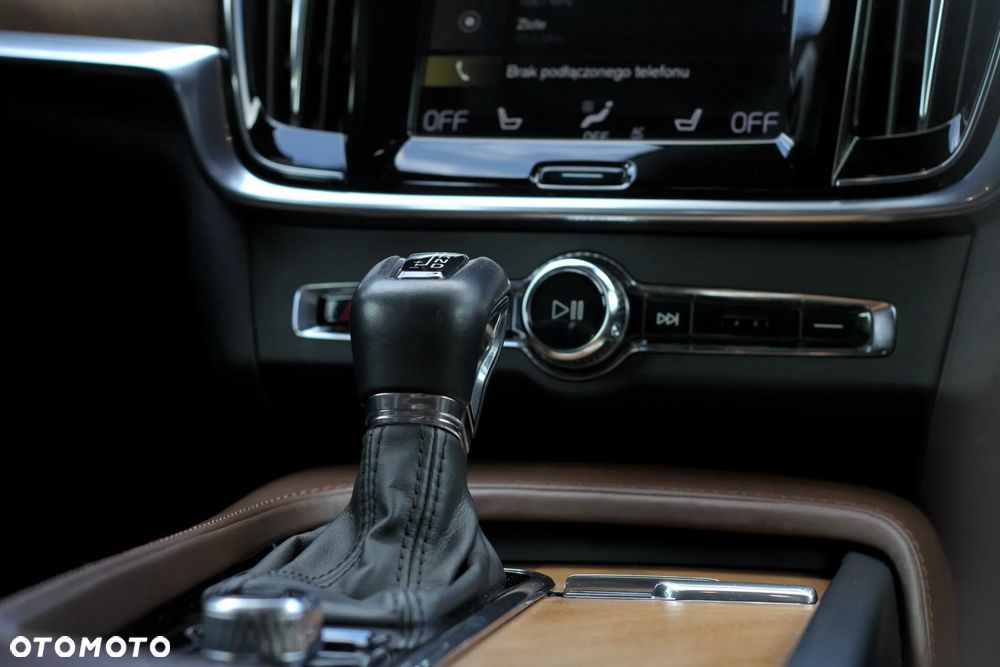 Volvo S90 D4 Inscription - 15