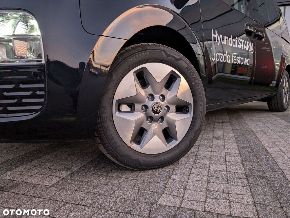 Hyundai Staria 1.6 T-GDI HEV Smart VIP - 2