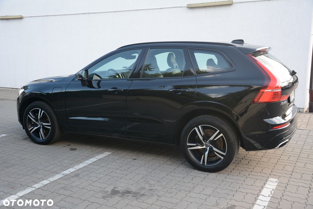 Volvo XC 60 T8 AWD Plug-In Hybrid Momentum - 3
