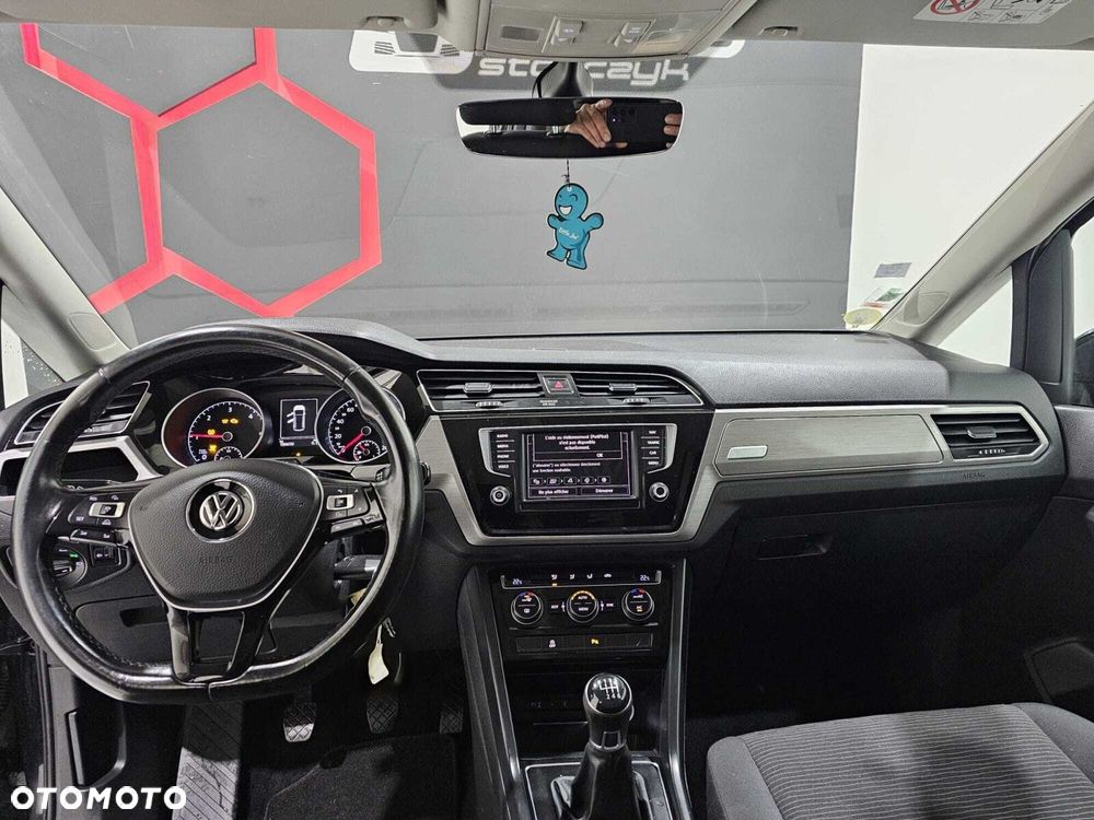 Volkswagen Touran - 13