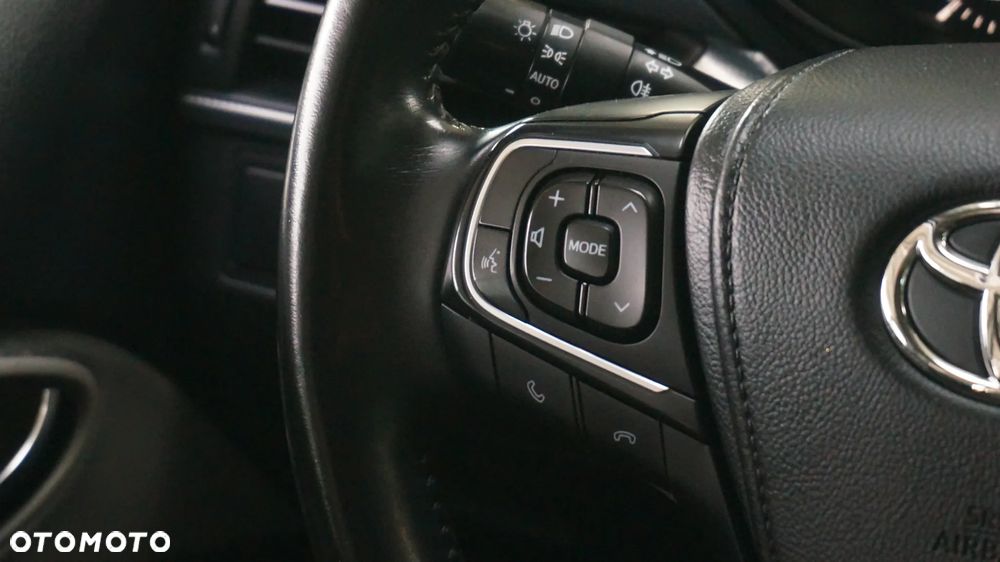 Toyota Avensis 2.0 D-4D Prestige - 21