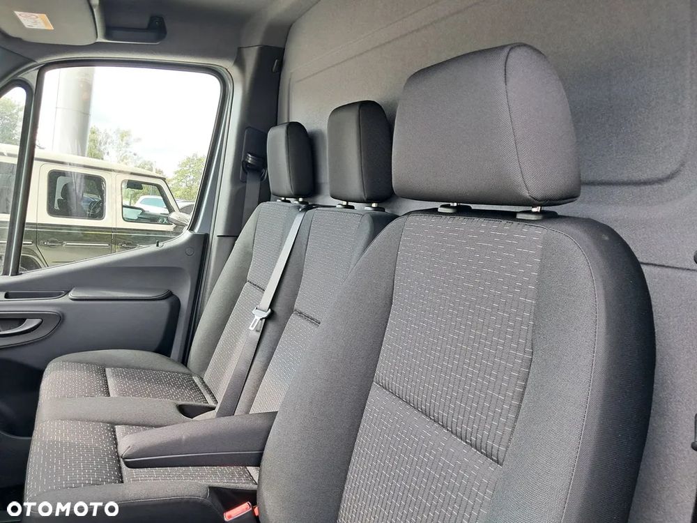 Mercedes-Benz Sprinter - 15