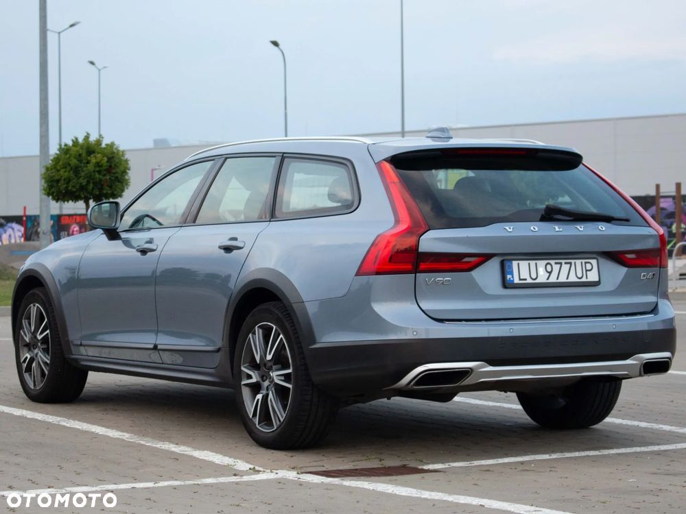 Volvo V90 D4 AWD Momentum - 7