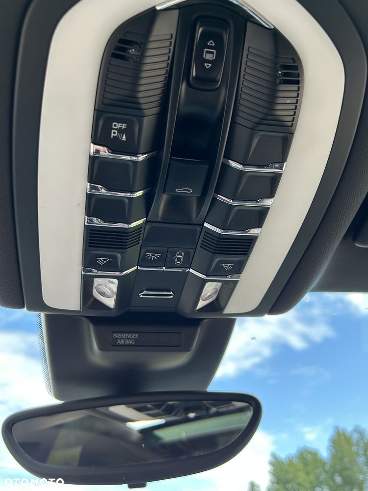 Porsche Macan - 18