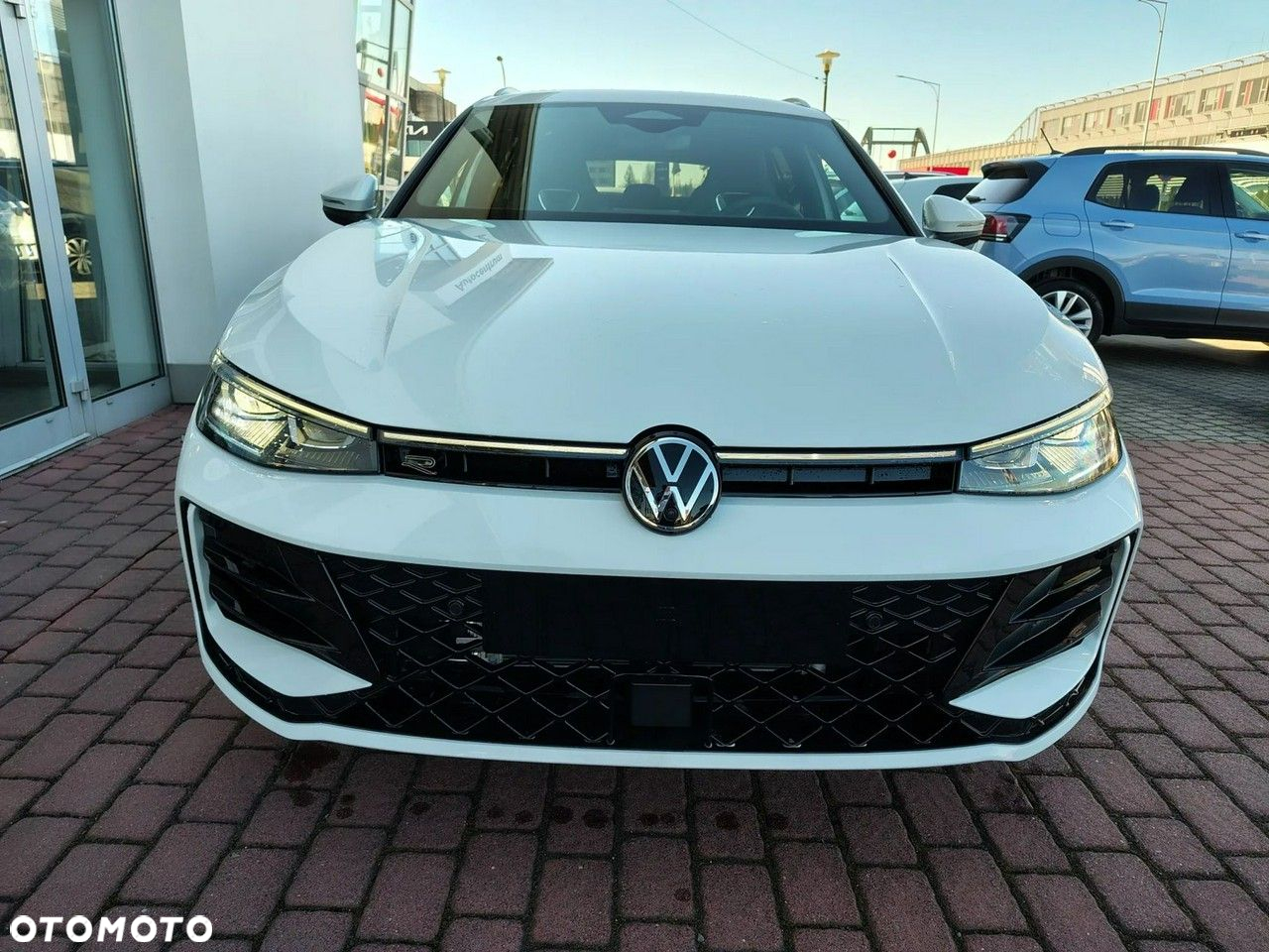 Volkswagen Passat 2.0 TDI SCR 4Mot R-Line Plus DSG - 2