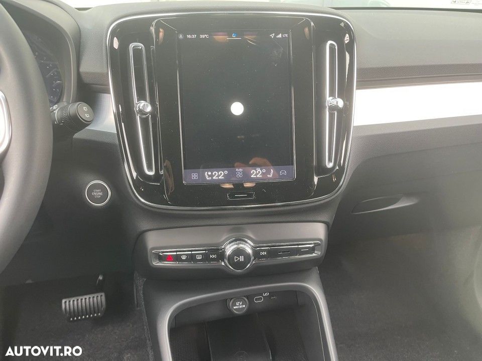 Volvo XC 40 B3 AT FWD MHEV Core - 19