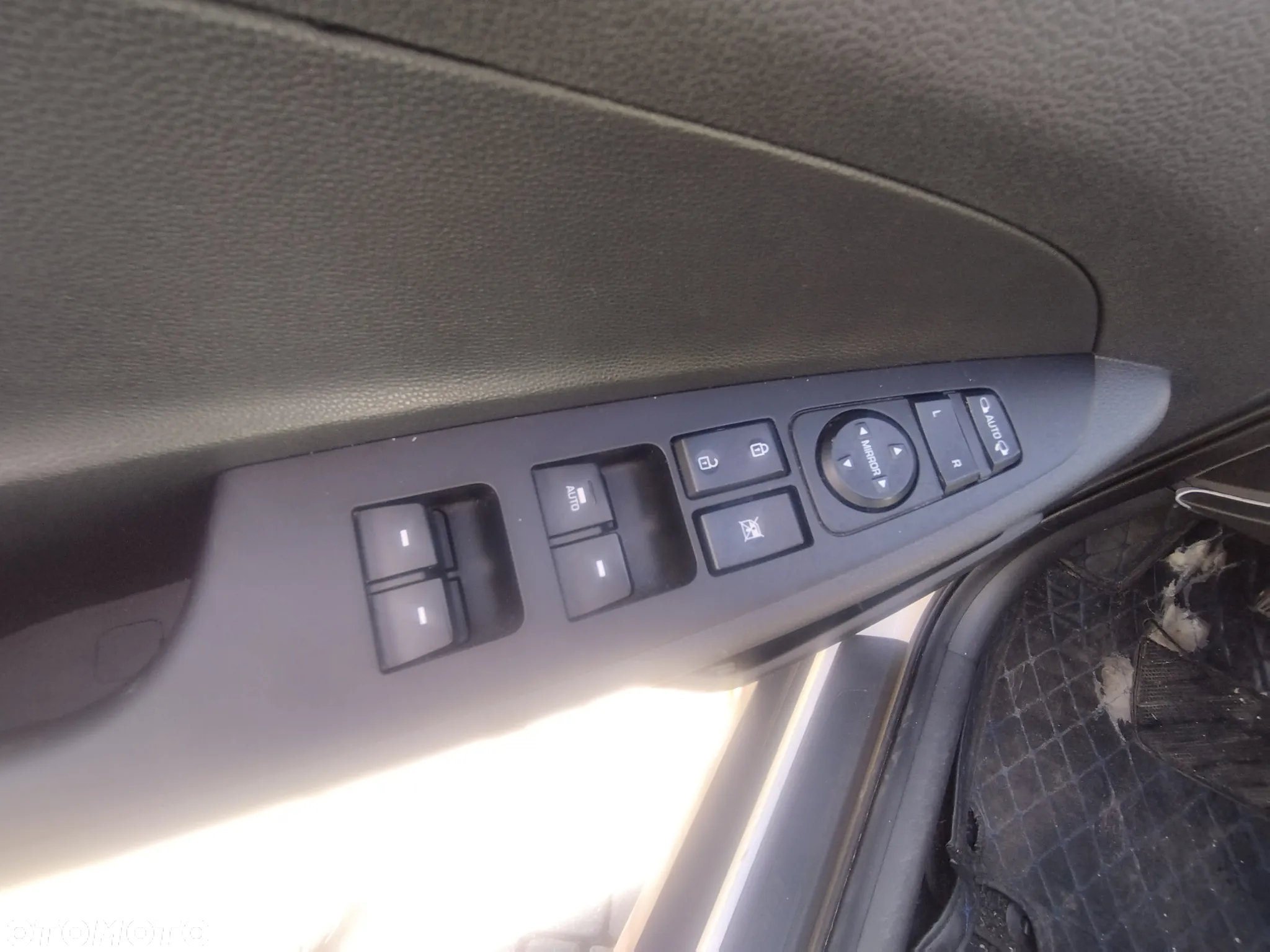 Hyundai Tucson 2.0 CRDI BlueDrive Style 2WD - 16