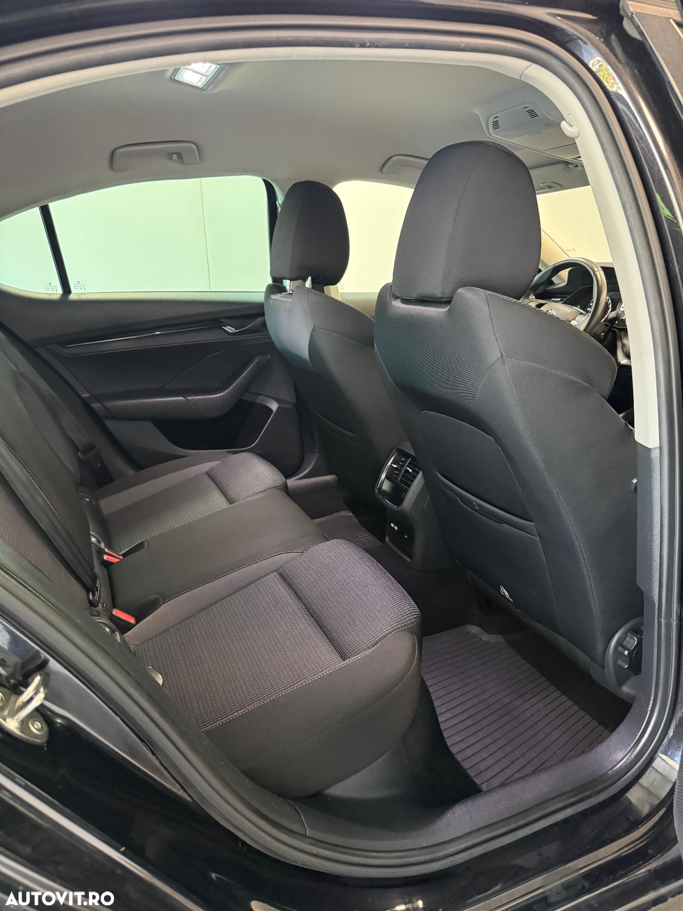 Skoda Octavia 2.0 TDI DSG Ambition - 17