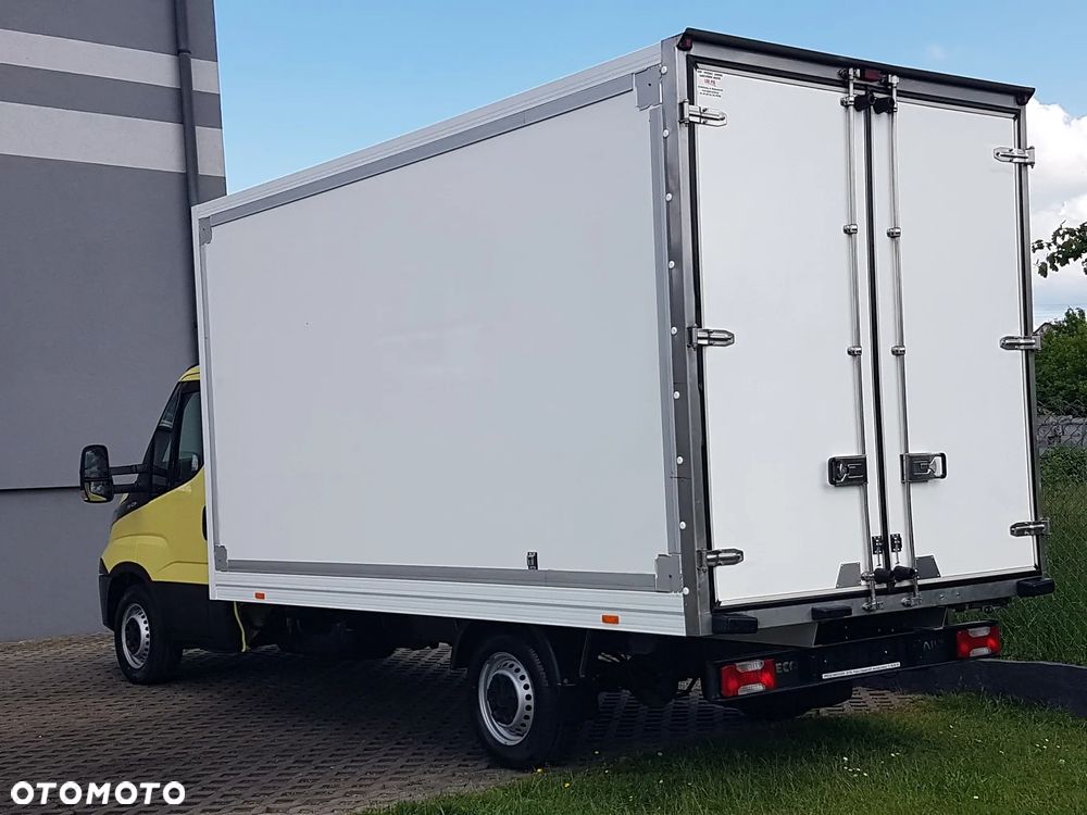 Iveco Daily 8EP KONTENER 4,14x2,21x2,20 KLIMA MANUAL KRAJOWY DMC 3500KG - 3