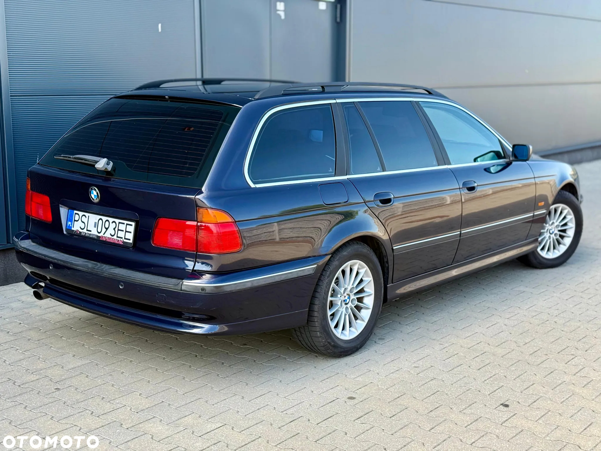 BMW Seria 5 520i - 23