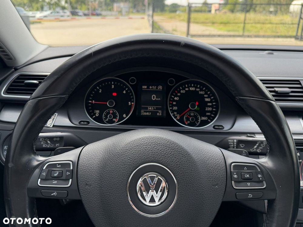 Volkswagen Passat - 27