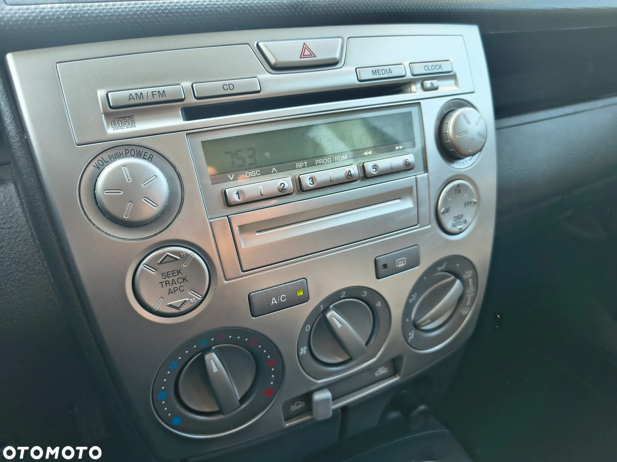 Mazda 2 1.4l Active - 31
