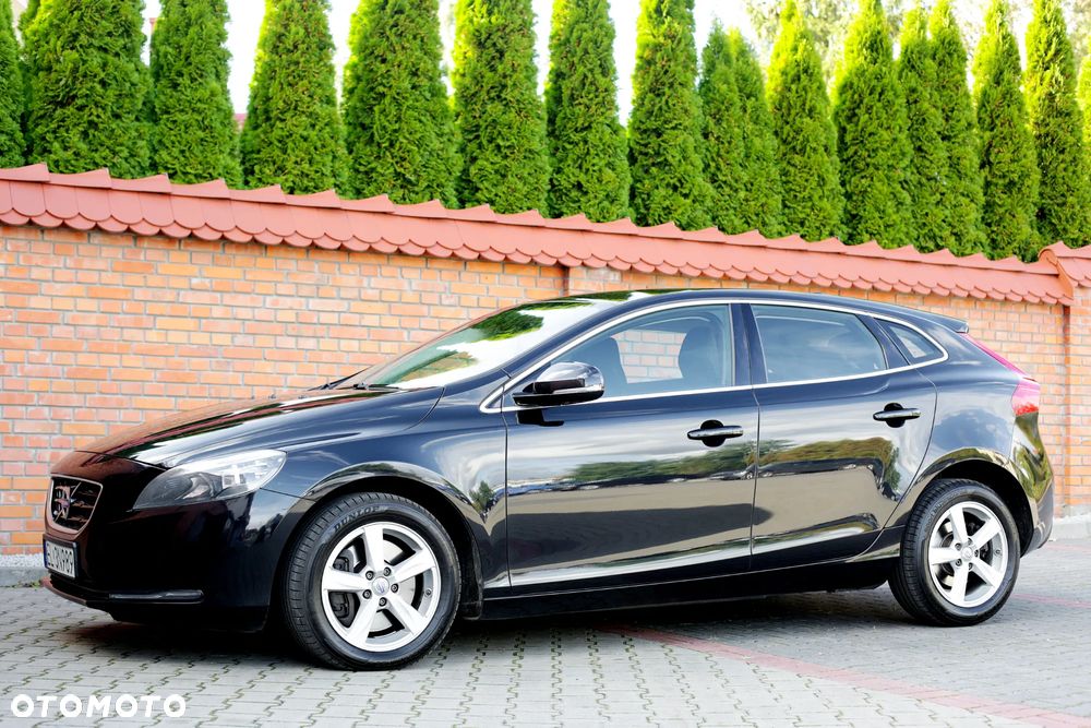 Volvo V40 D4 Drive-E R-Design Momentum - 1