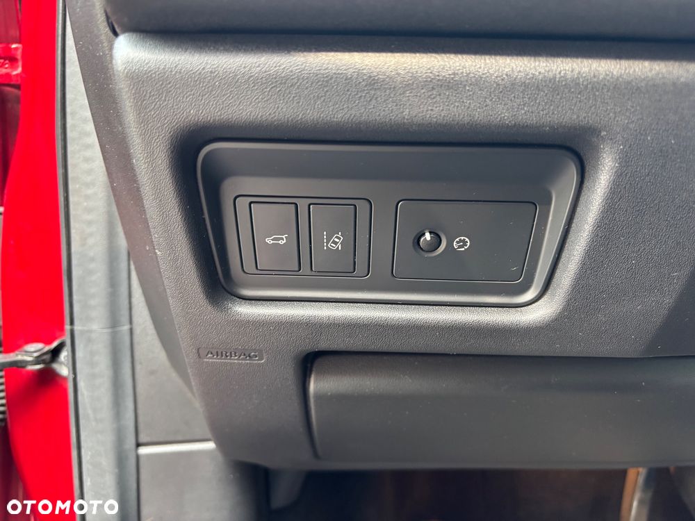 Land Rover Discovery Sport 2.0 TD4 SE - 24