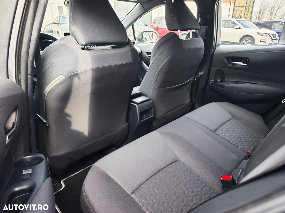 Toyota Corolla 1.8 HSD Business - 16