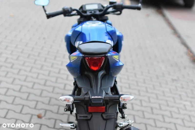 Suzuki GSX - 20