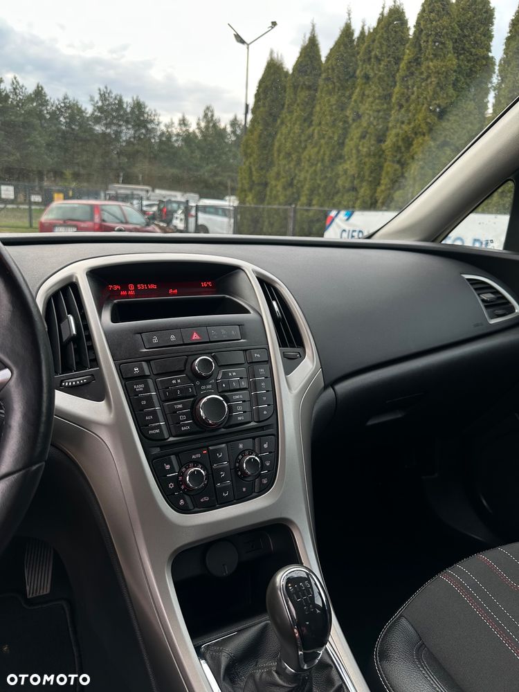 Opel Astra 1.4 150 Jahre - 8