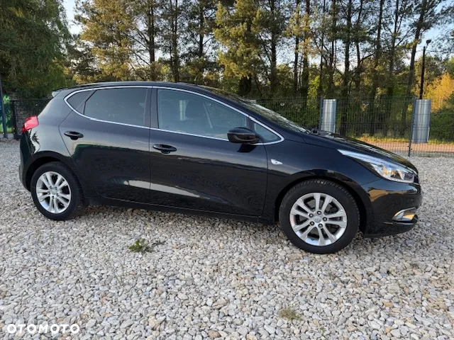 Kia Ceed - 11