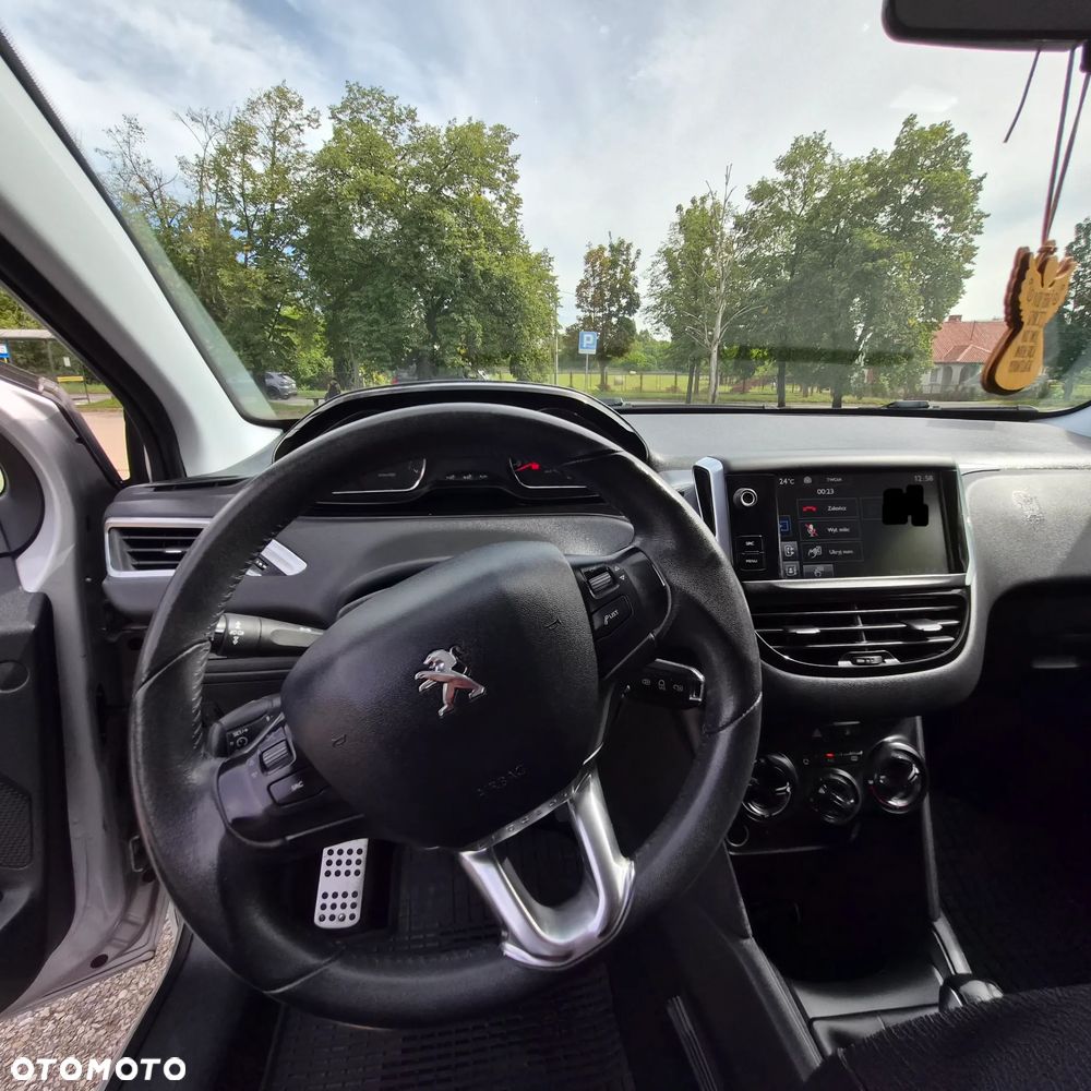 Peugeot 208 - 9