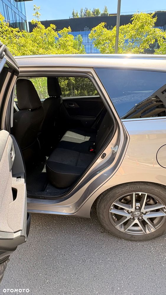 Toyota Auris 1.6 Premium Comfort - 3