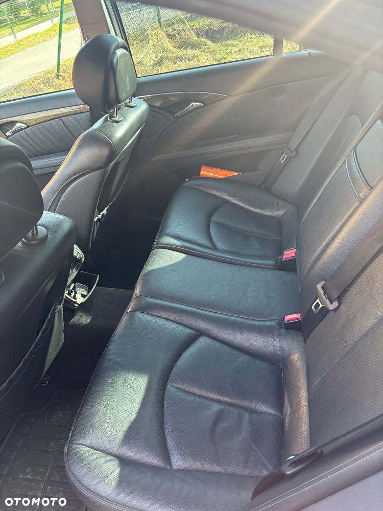 Mercedes-Benz Klasa E 320 CDI 4-Matic Avantgarde - 29