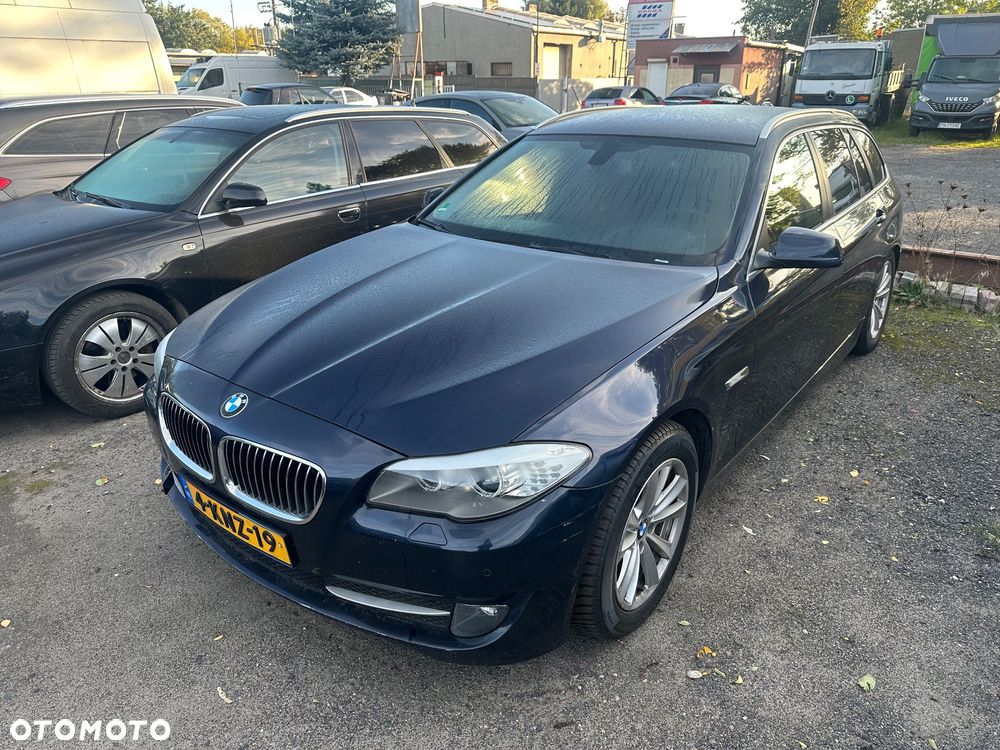 BMW Seria 5 520i Touring - 1