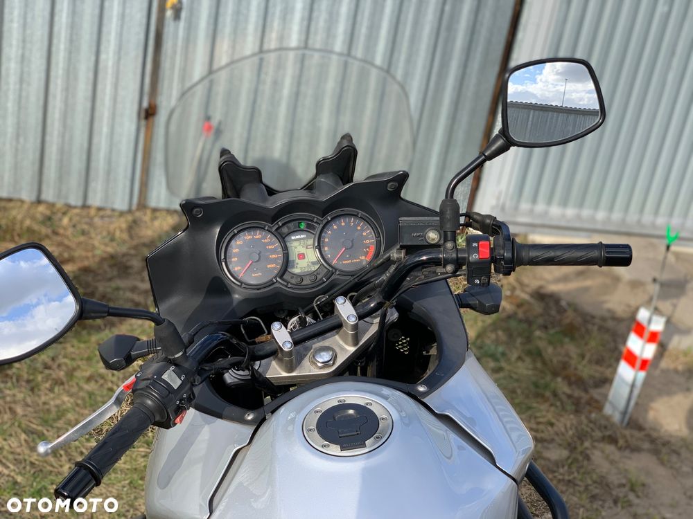 Suzuki V-STROM - 4