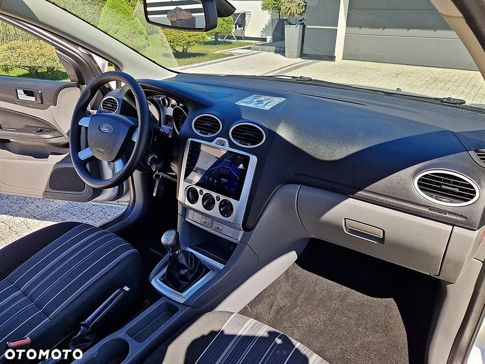 Ford Focus 1.6 16V Connect - 8