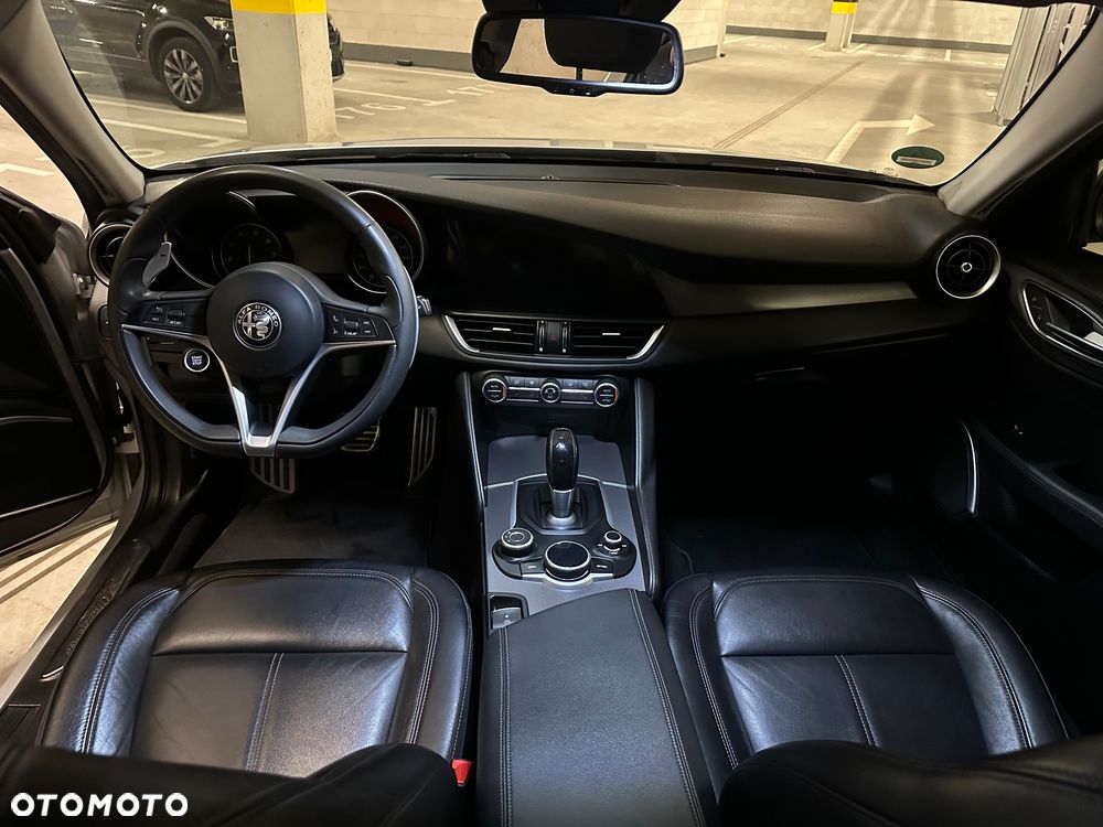 Alfa Romeo Giulia 2.0 Turbo Veloce TI Q4 - 13