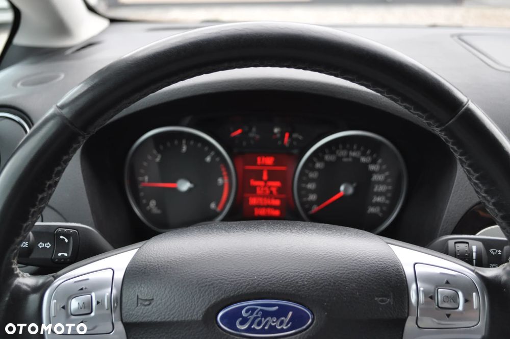 Ford Galaxy 2.0 TDCi Ghia - 21