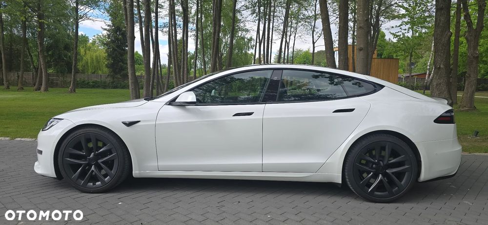 Tesla Model S - 8