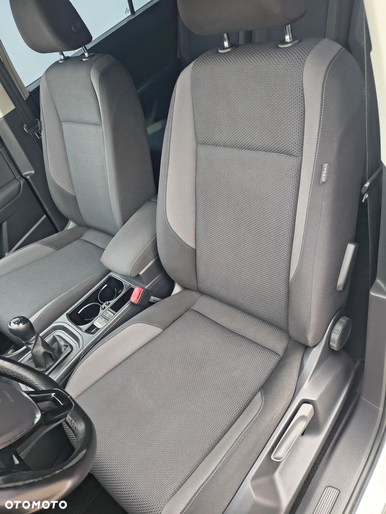 Volkswagen Touran - 22
