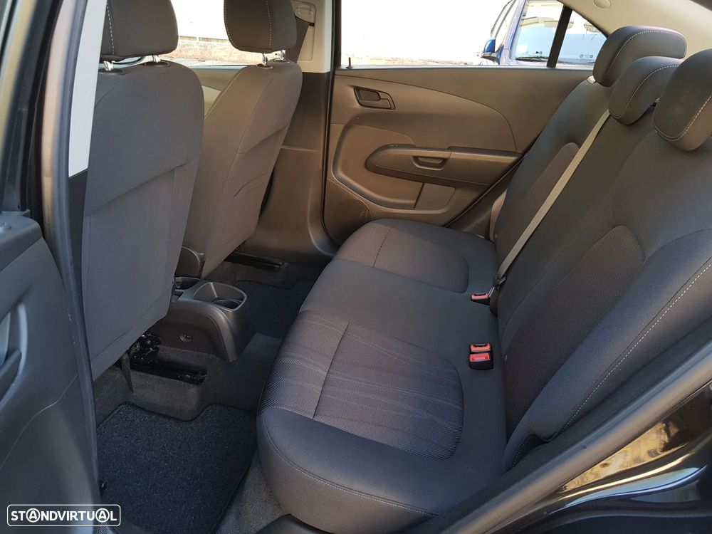 Chevrolet Aveo 1.2 LTZ - 25