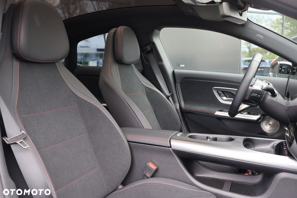Mercedes-Benz CLA - 11