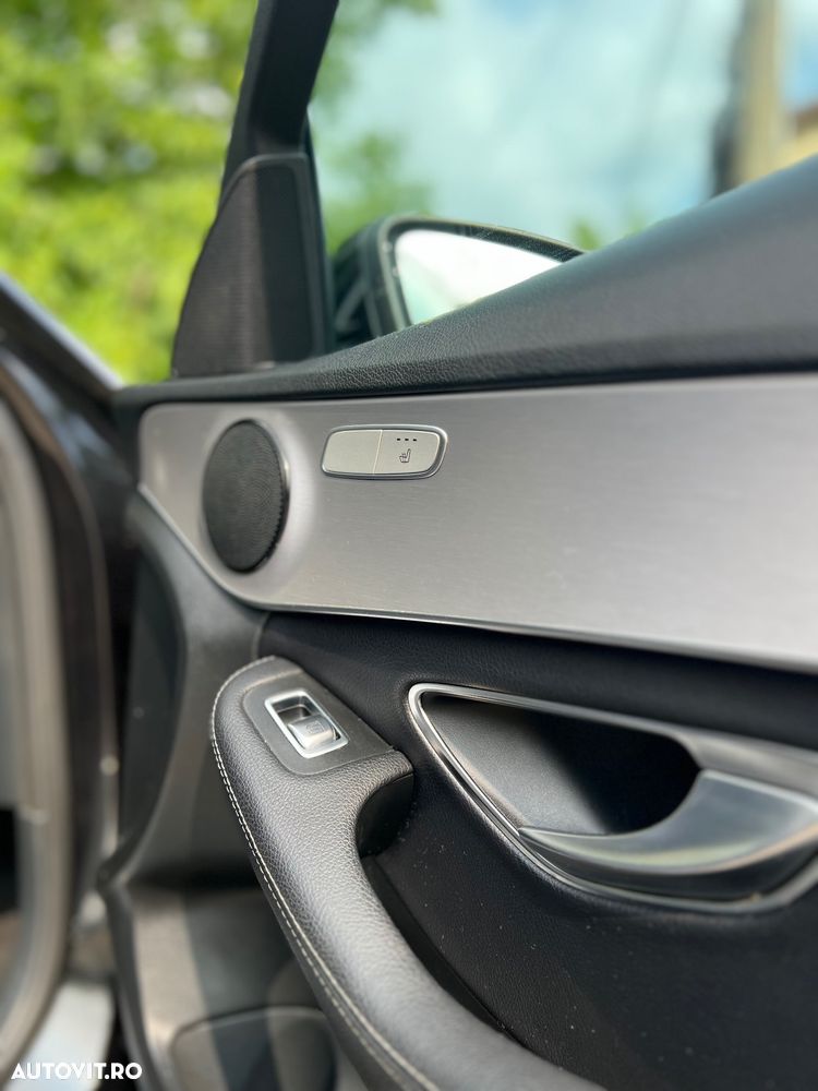 Mercedes-Benz C 220 d 4Matic T 9G-TRONIC AMG Line - 7