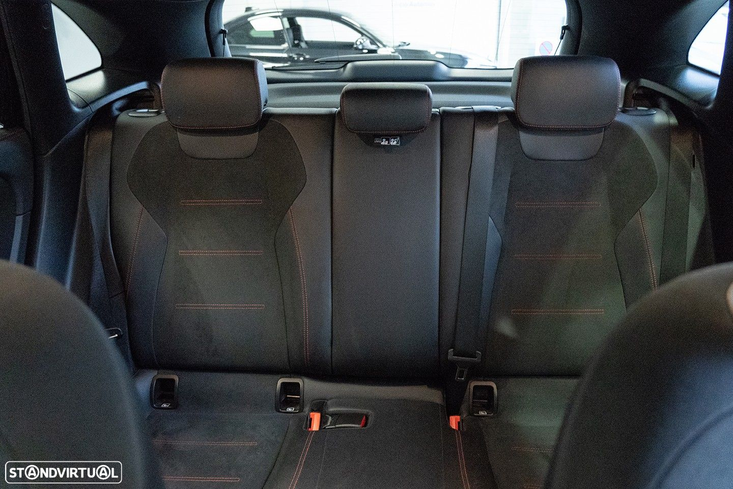 Mercedes-Benz GLA 180 d AMG Line - 45