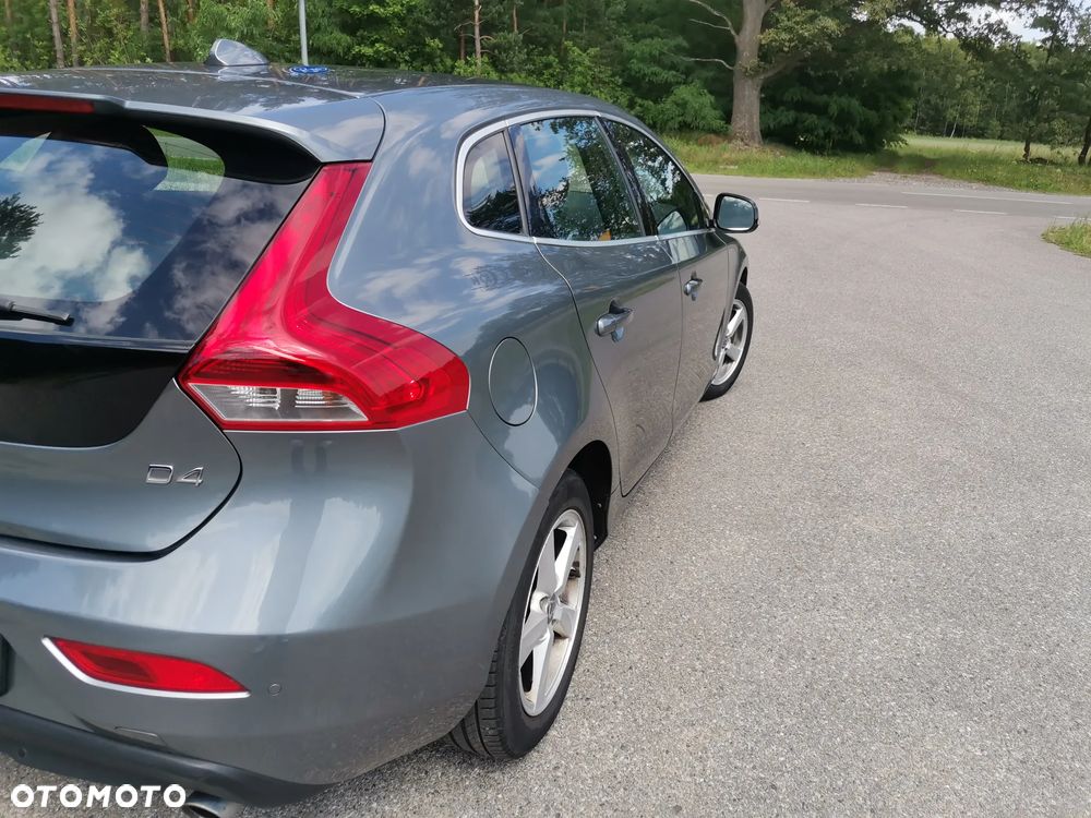 Volvo V40 D4 Drive-E Momentum - 8