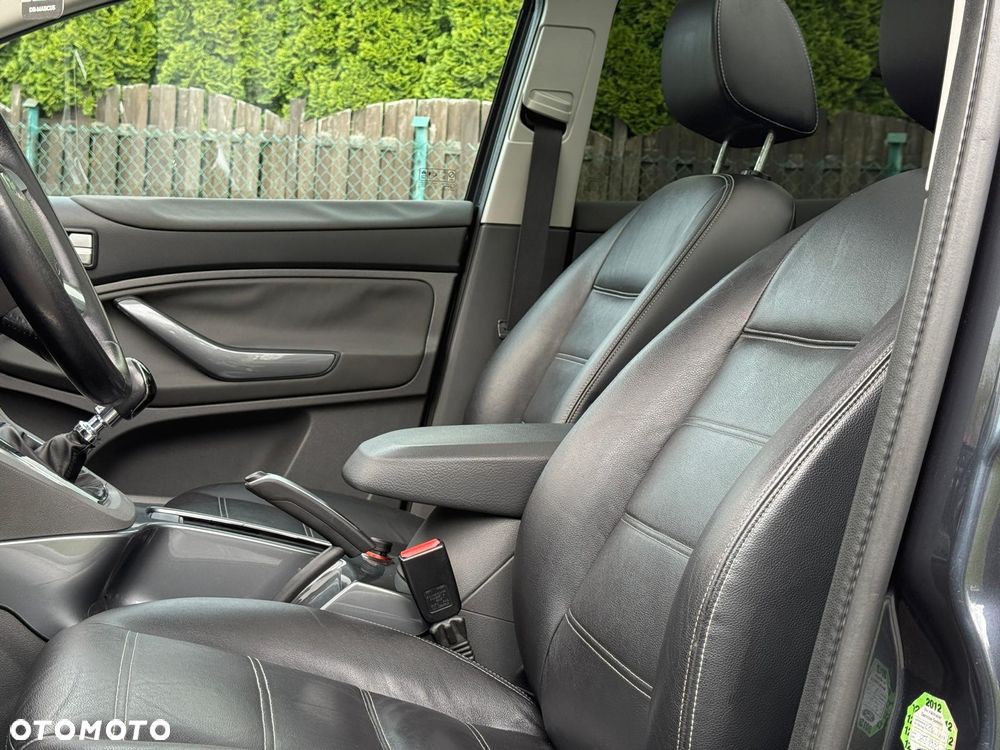 Ford Kuga 2.0 TDCi 2x4 Titanium - 11