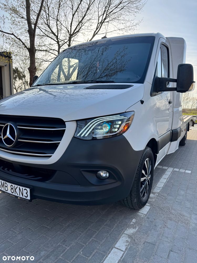 Mercedes-Benz Sprinter 907 - 12