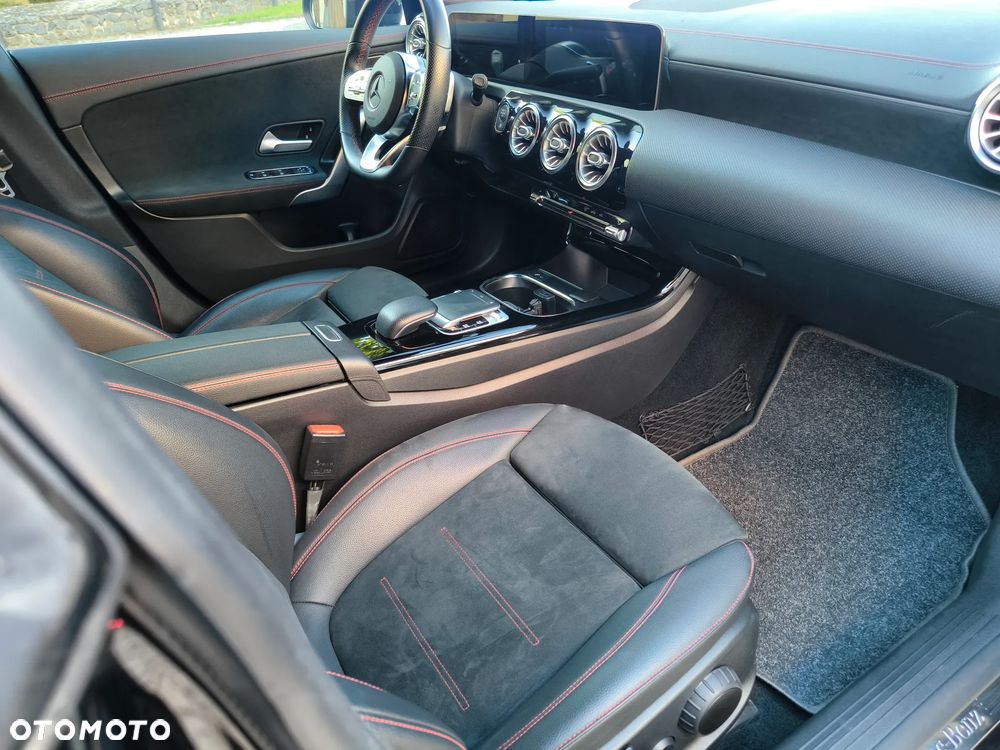 Mercedes-Benz CLA 220 AMG Line 7G-DCT - 13