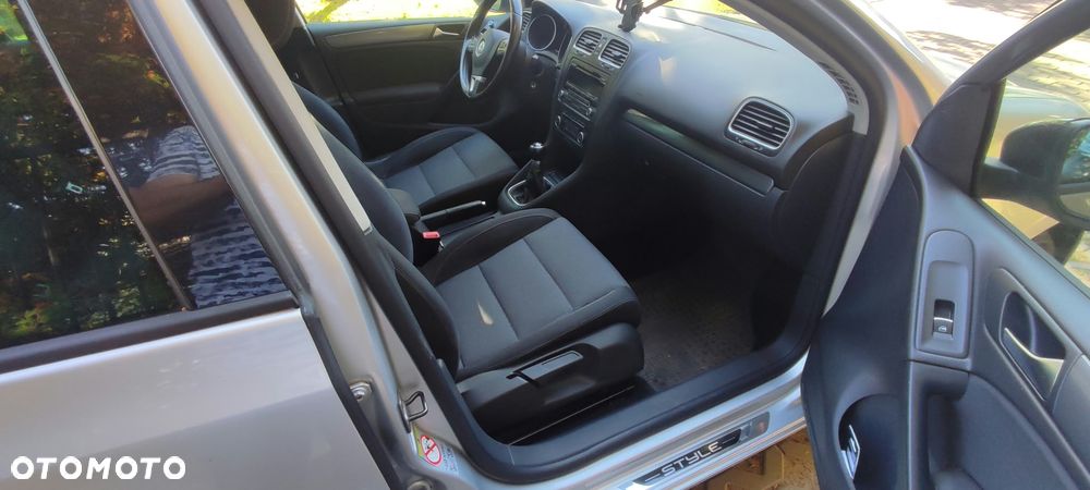 Volkswagen Golf 1.6 TDI DPF Style - 10