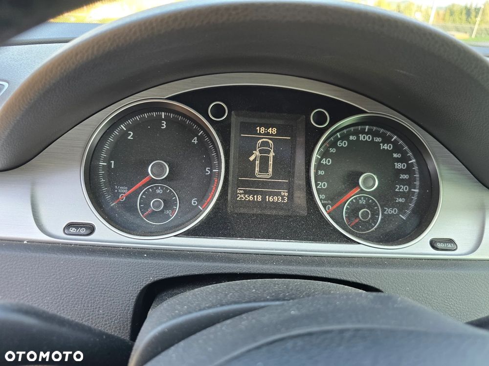 Volkswagen Passat - 17
