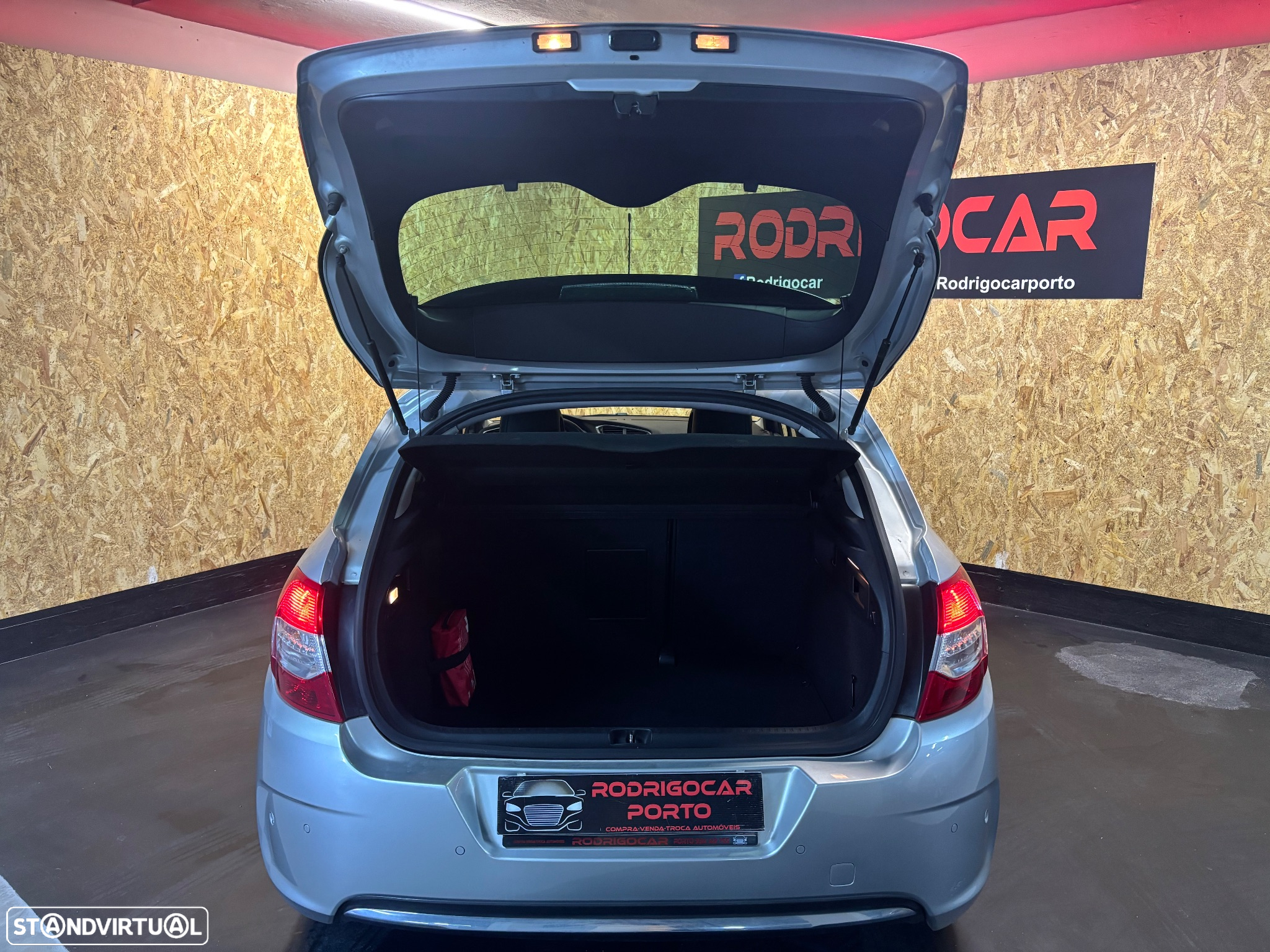 Citroën C4 1.6 e-HDi Exclusive - 22