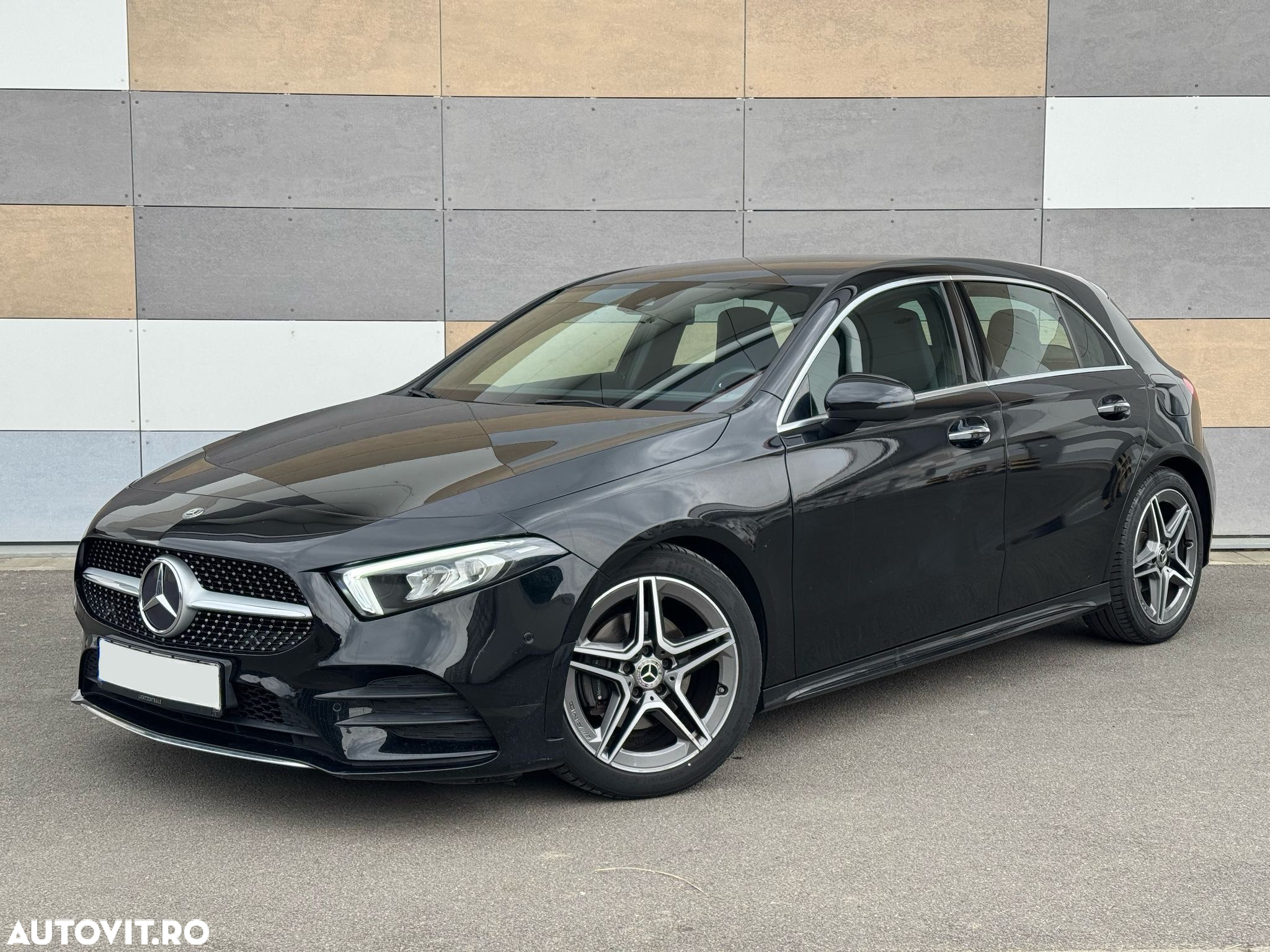 Mercedes-Benz A 180 d 7G-DCT AMG Line - 3