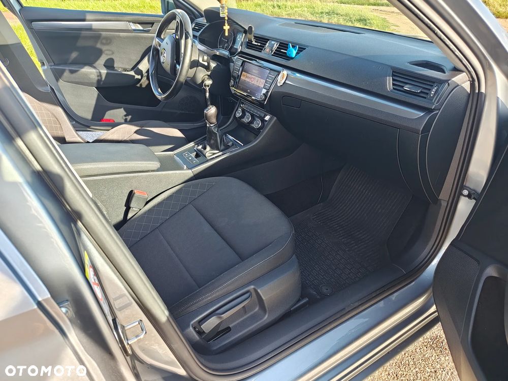Skoda Superb 2.0 TDI Ambition - 10